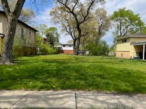 17307 Forestway Dr, East Hazel Crest, IL 60429