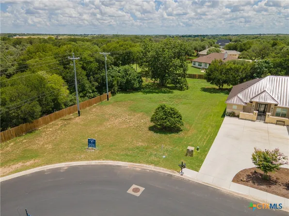 601 Oak Creek Pkwy, Seguin, TX 78155