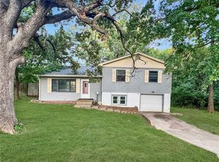 806 S Washington Ave, Knob Noster, MO 65336