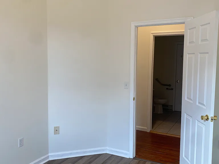 136 S 3rd St #D — Photo 11