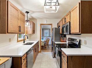 1440 Lydia Ave W, Roseville, MN 55113