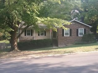 2905 Regents Park Ln, Greensboro, NC 27455