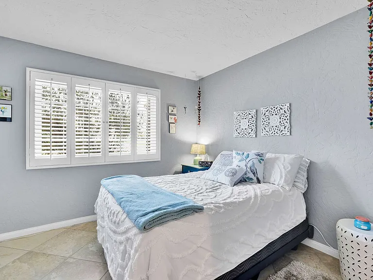 E Waverly Dr — Photo 11