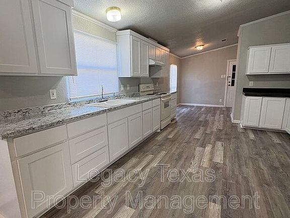 5th image of 404 E Westhill Dr