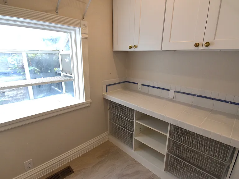 2105 S Fillmore St — Photo 42