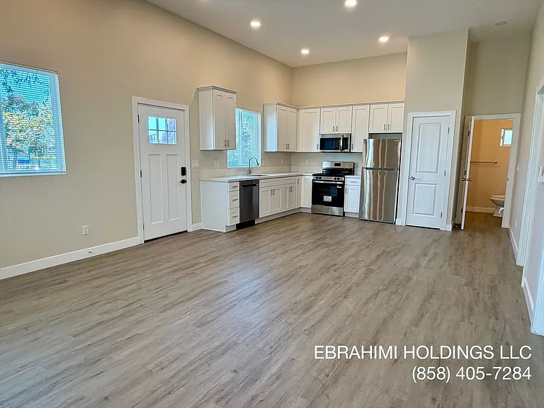 2976 National Ave — Photo 23