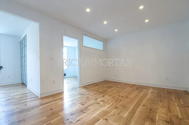 Rented by Brick&Mortar | media 20