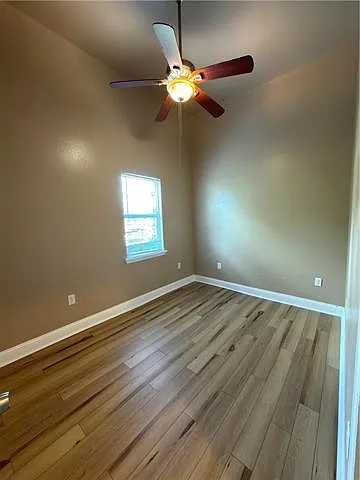 2233 Franklin Ave — Photo 8