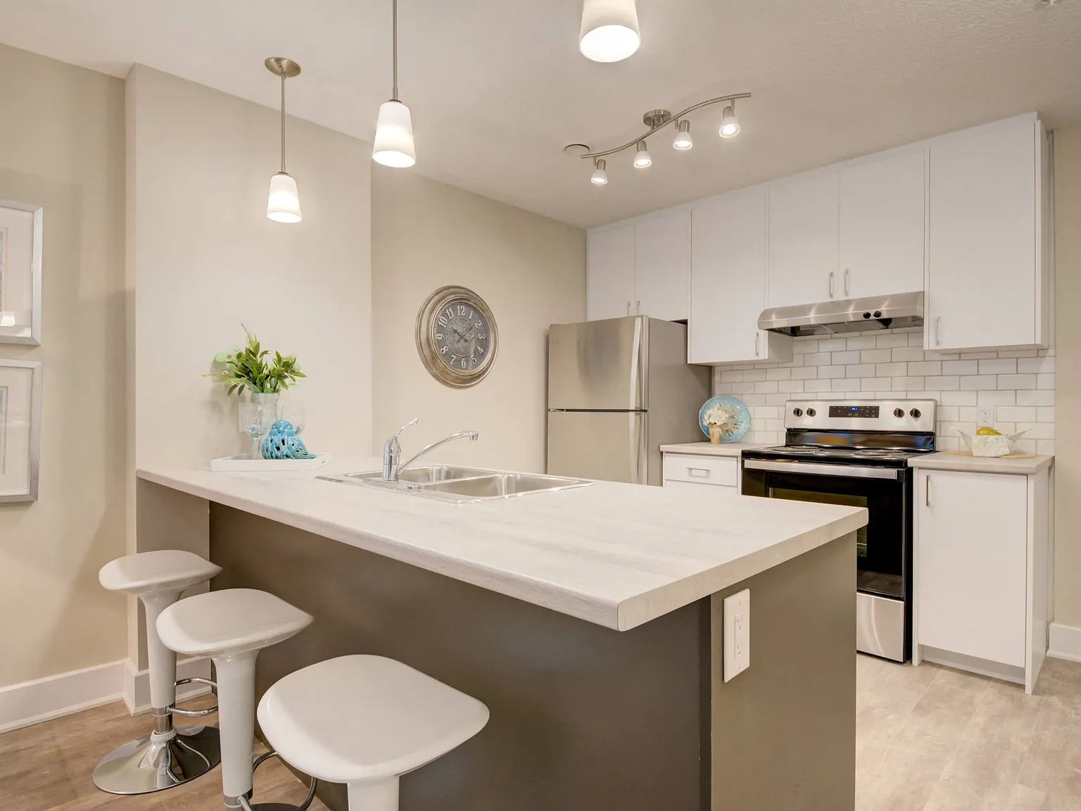 250 Oakland Avenue — Photo 1