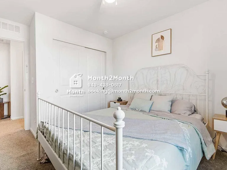 5947 N Orleans St — Photo 17