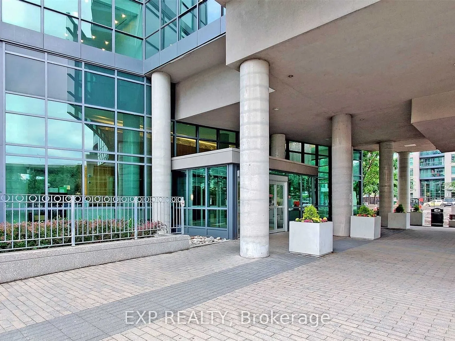 3 bed, $3,400 — Photo 2