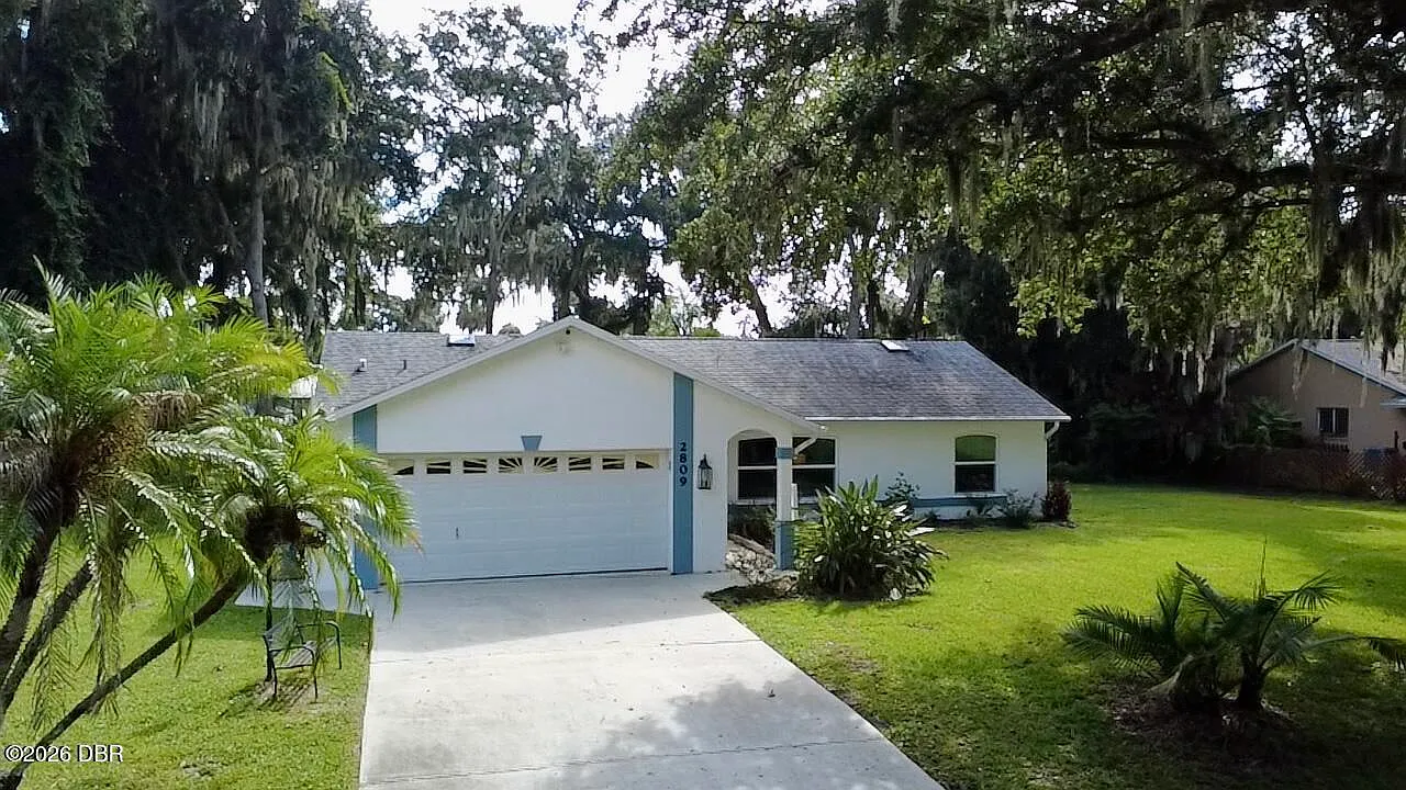 3 bed, 2.0 bath, 1412 sqft, $3,100 — Photo 1