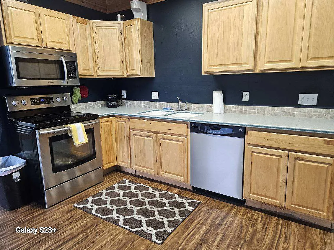2 bed, 1200 sqft, $3,000 — Photo 1