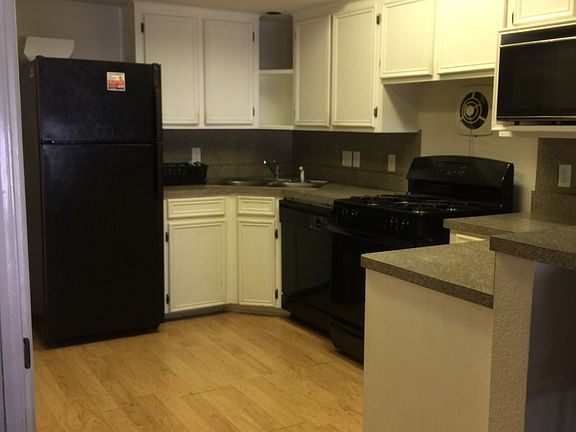 3rd image of 913 Ronald Dr