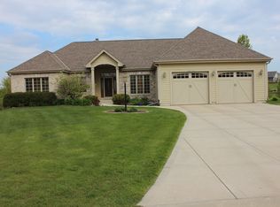 S96W13241 Links Way Ct, Muskego, WI 53150