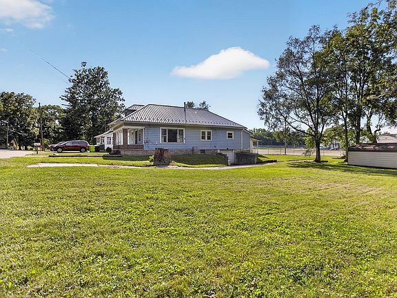 3rd image of 150 Circle Dr