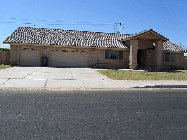 1st image of 4684 S Jasmine Ave