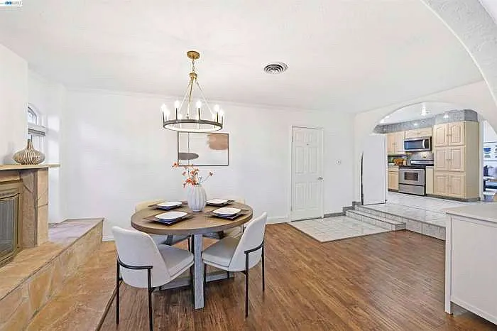 4179 Eggers Dr — Photo 3