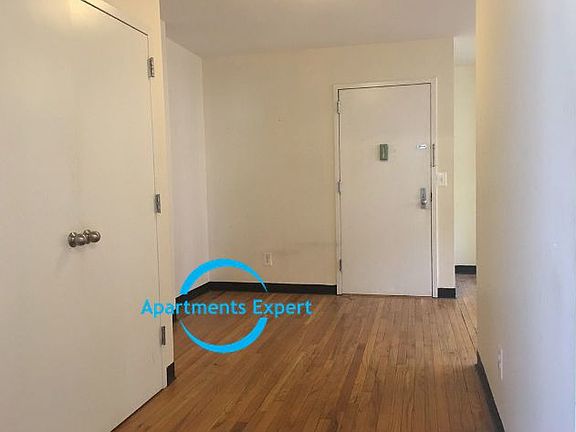5th image of 706 Essex St APT 3B