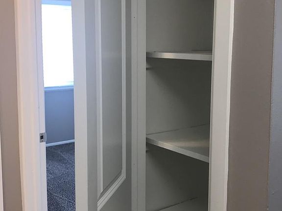 3rd image of 1445 Detroit St APT 302