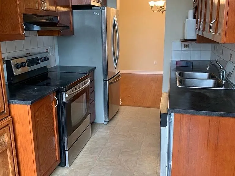 90 Brady Ave — Photo 4