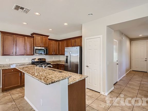 4th image of 19193 E Swan Dr