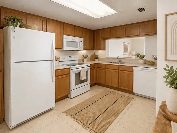 465 SW 113th Way, Pembroke Pines, FL 33025