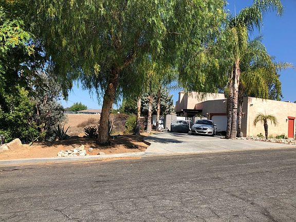 3rd image of 40515 Calle Fiesta