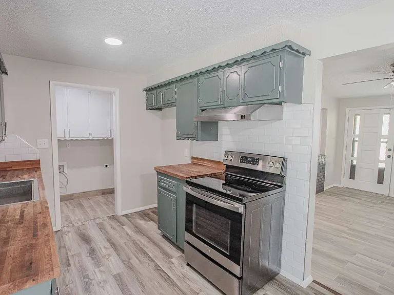 725 Butler St — Photo 6