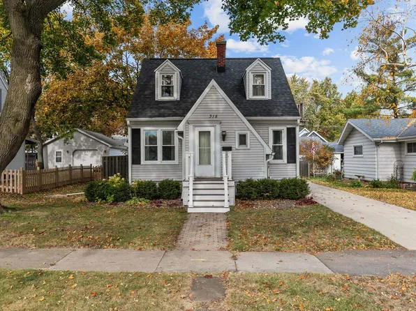 318 W 8th St, Kaukauna, WI 54130