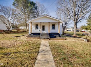 520 Sycamore Gardens St, Elizabethton, TN 37643