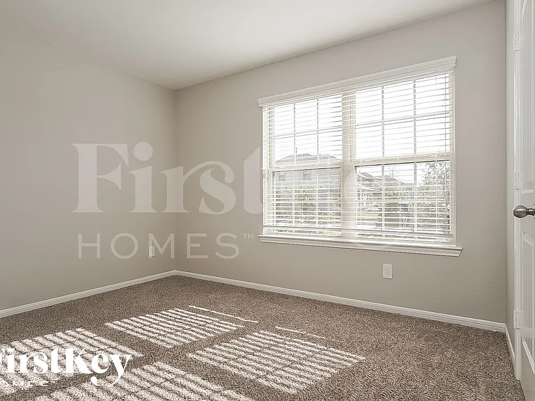 29018 Innes Park Pl — Photo 14
