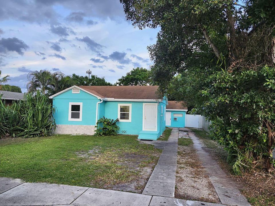 1st image of 1108 S G Street
