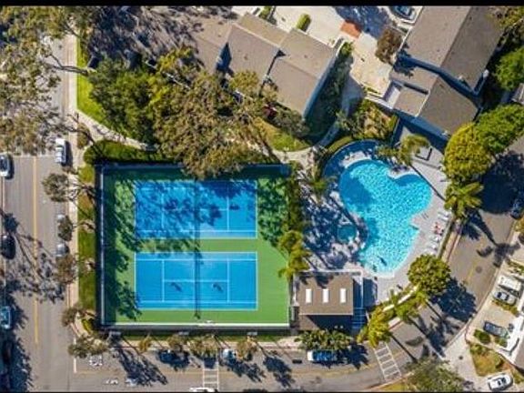 3rd image of 25 Escapade Ct