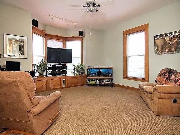 4th image of 40 Ferndale Ave