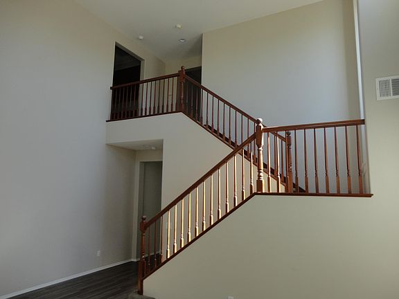 4th image of 39198 Half Moon Cir