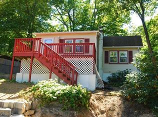 374 Maxim Dr, Andover, NJ 07821