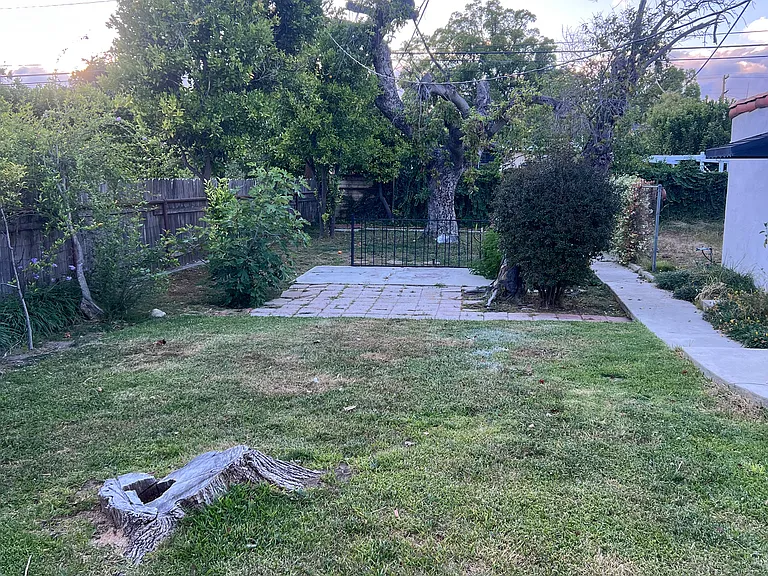 1327 Spazier Ave — Photo 20