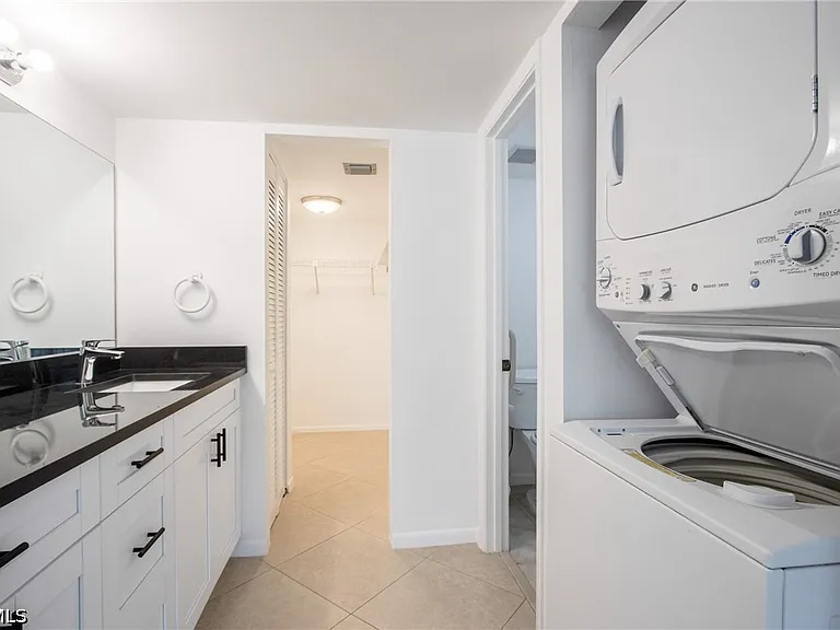 1083 Forest Lakes Dr #206 — Photo 16