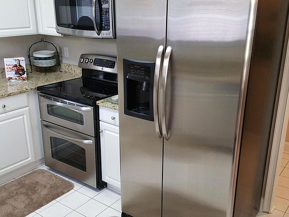 5th image of 4527 Middleton Park Cir W