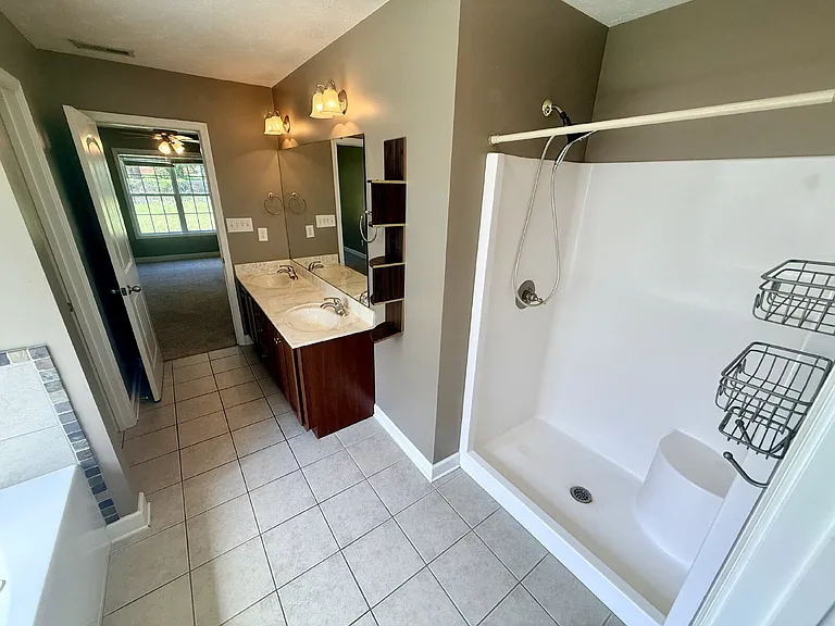4926 Yorkchester Dr — Photo 20