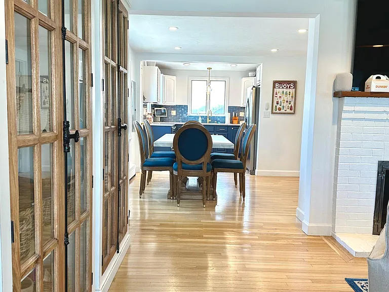 92 Foster Ave — Photo 18