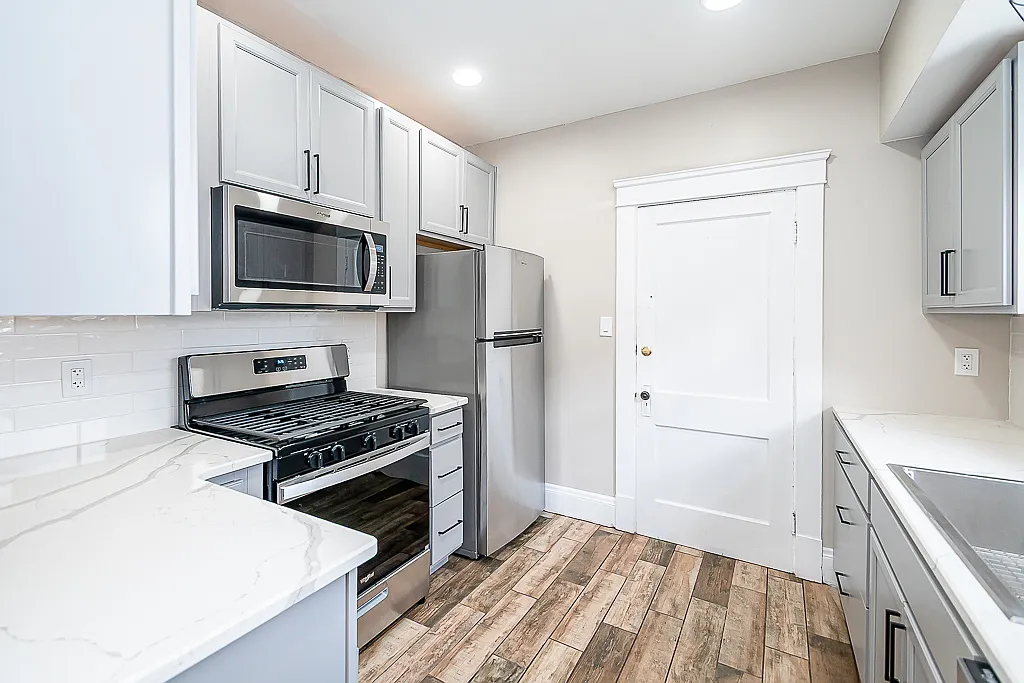 10712 Fidelity Ave #Up photo 1
