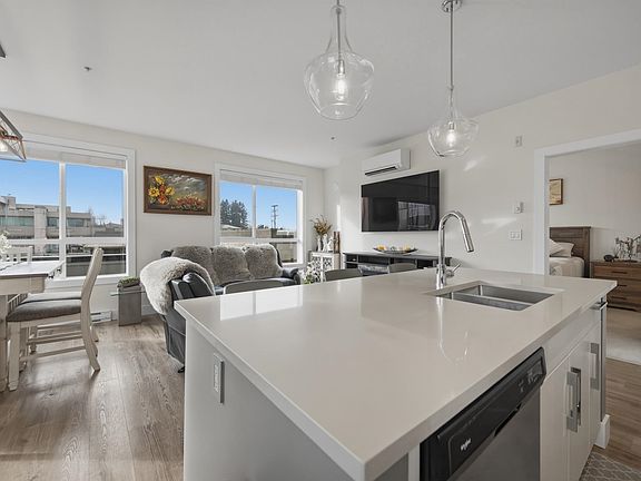 3rd image of 32838 Ventura Ave #212