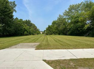 43517 Mound Rd, Sterling Heights, MI 48314