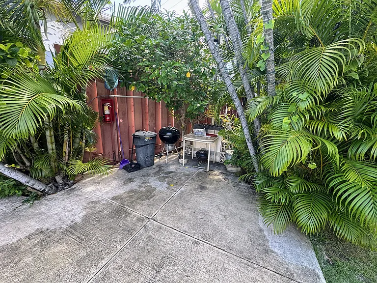 1427 Alexander St #208 — Photo 16