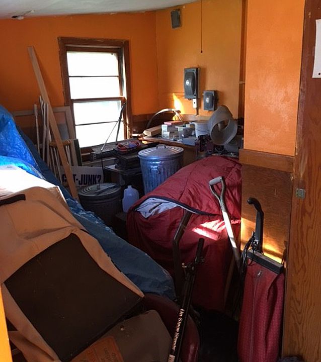 1st image of 568 Annapolis St E