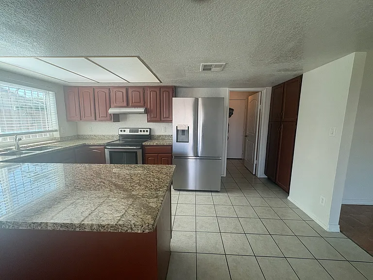 7137 W Colter St — Photo 22