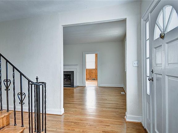 3rd image of 421 Sycamore Rd