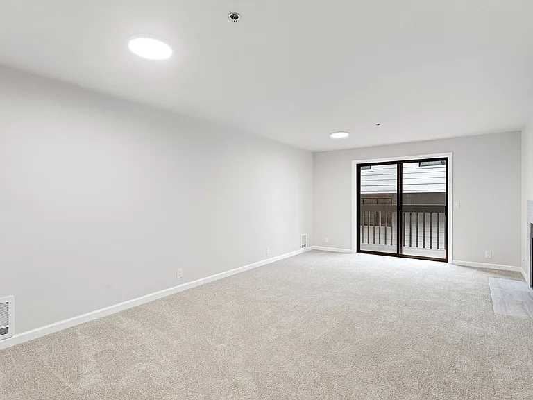 The Carriage House — Photo 10